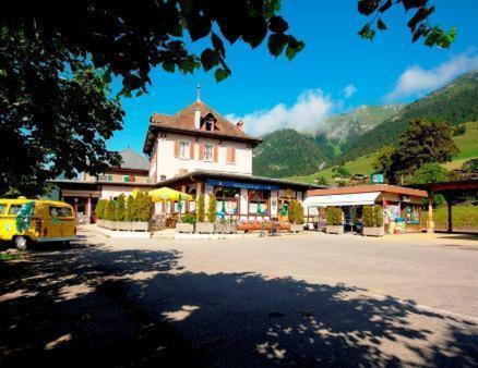 Hotel-Buffet De La Gare Chateau-d'Oex Exteriör bild